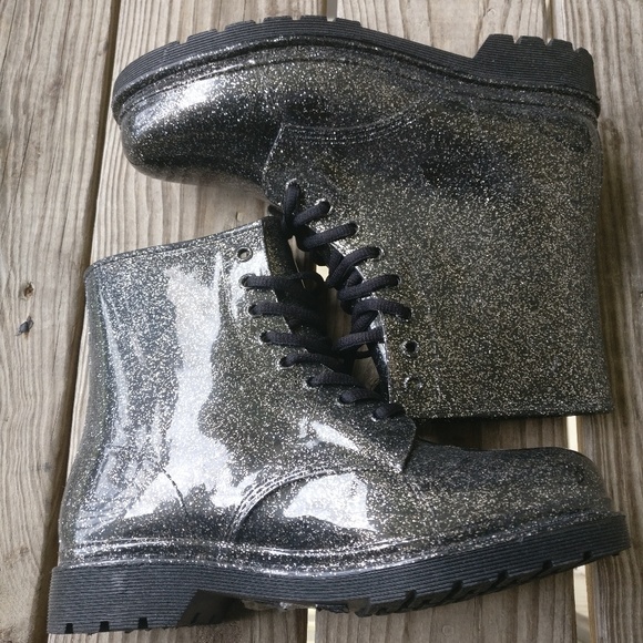 Shoes - Glitter Ankle Rainboots